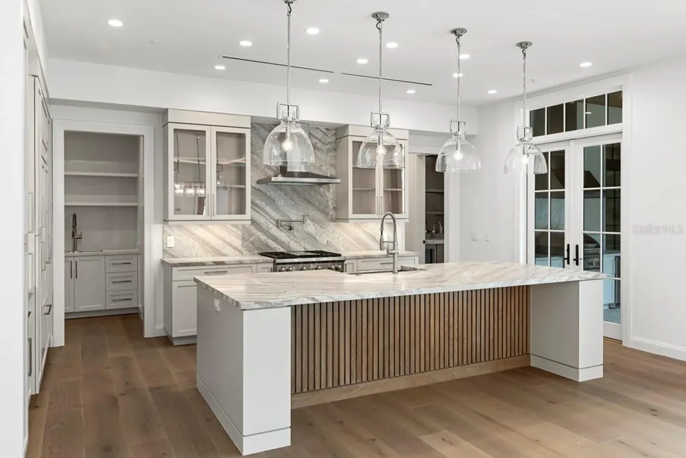 10335 WINTER SPARKLE CIRCLE Golden Oak, FL 32836