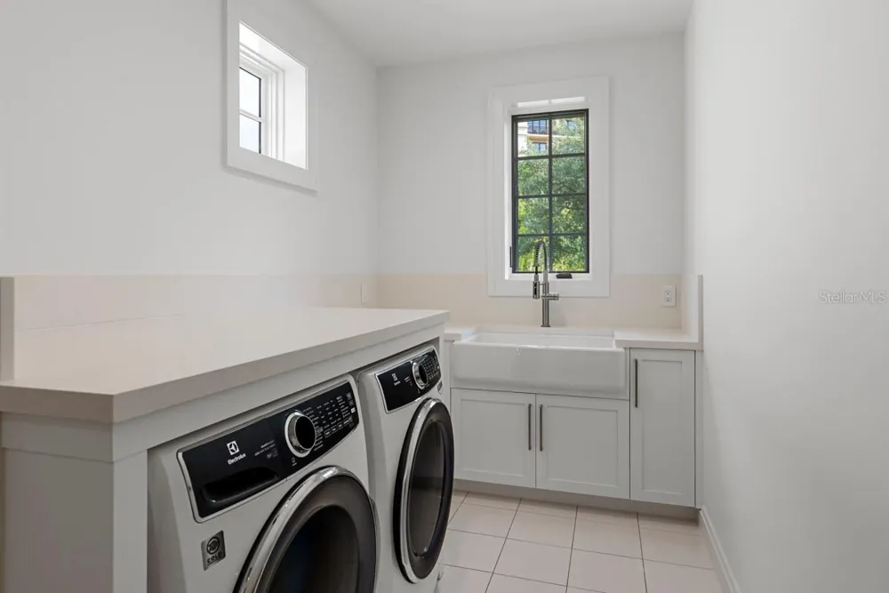 10335 WINTER SPARKLE CIRCLE Golden Oak, FL 32836