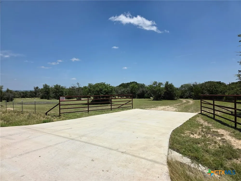 237 Oak Glen Lane Briggs, TX 78608
