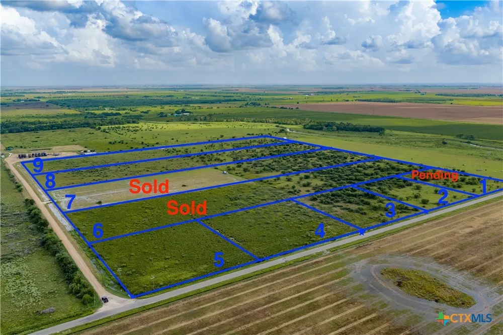5 Gin Road Inez, TX 77968