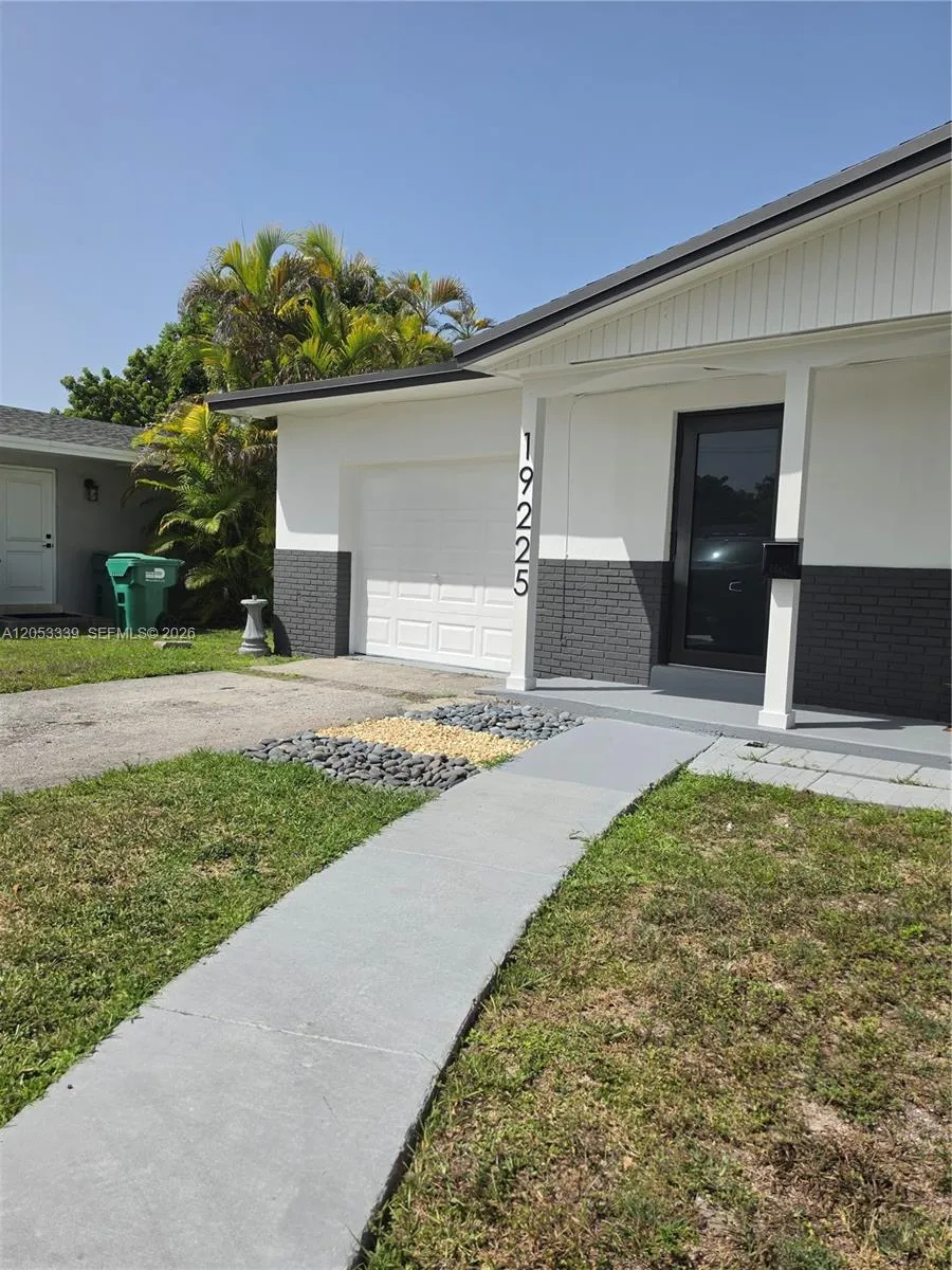 19225 Franjo Rd Cutler Bay, FL 33157