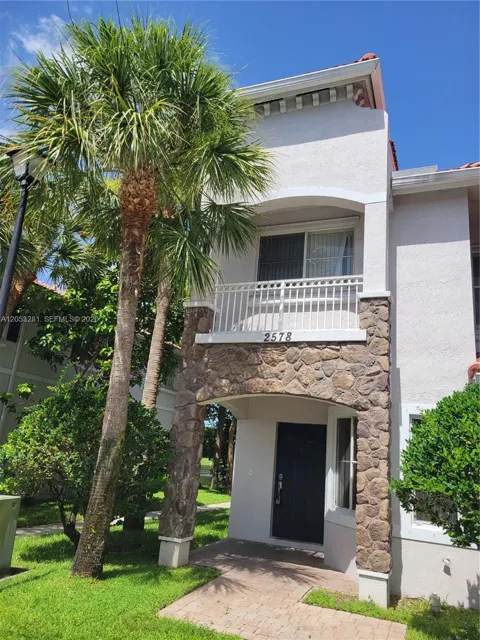 2578 SW 82 AV #101