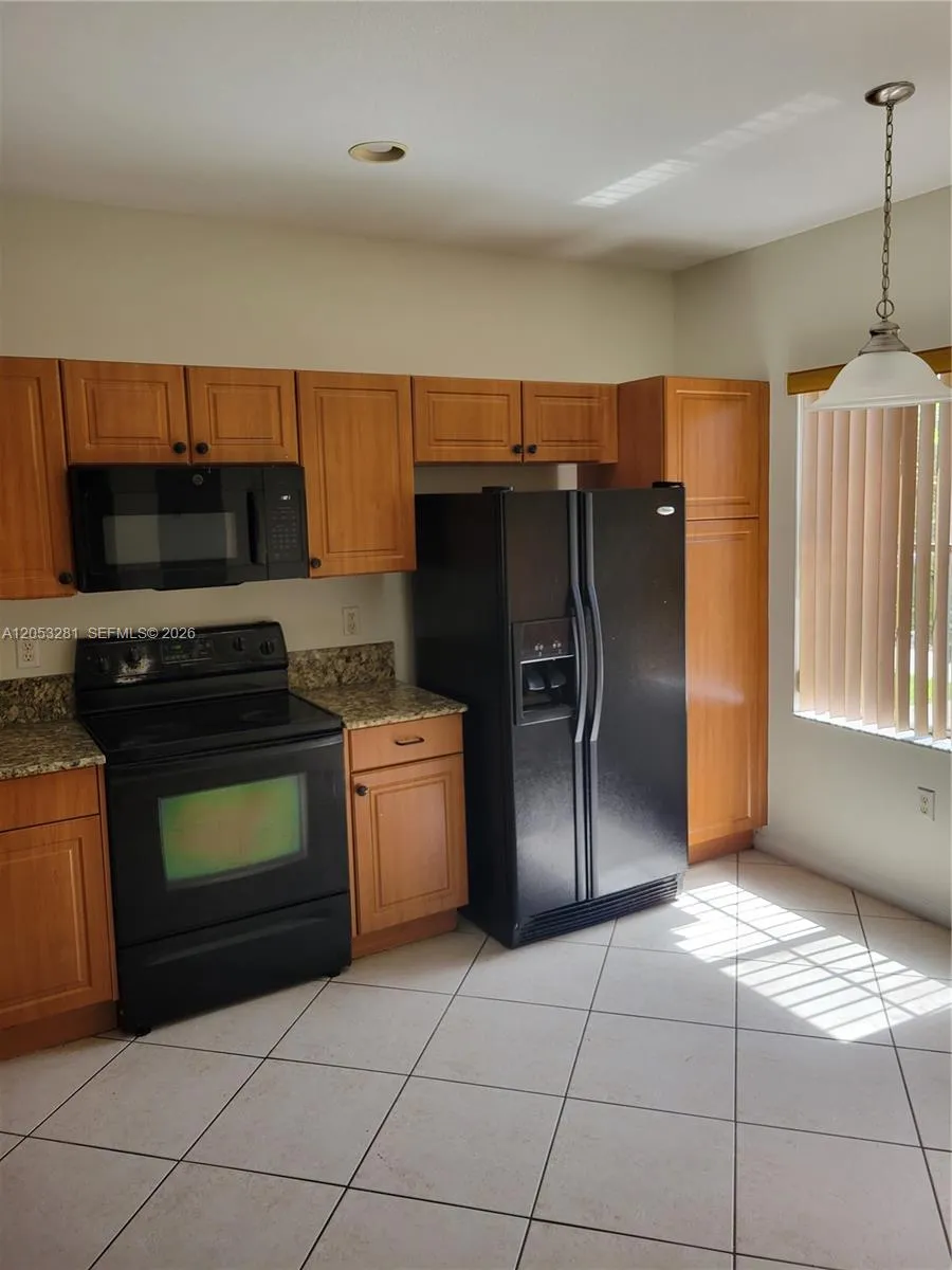 2578 SW 82 AV #101 Miramar, FL 33025