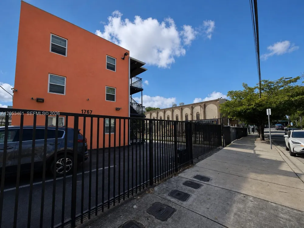 1767 NW 3rd Ave #17 Miami, FL 33136
