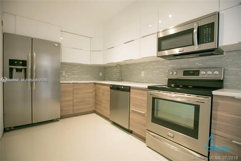 9381 E Bay Harbor Dr #302S Bay Harbor Islands, FL 33154