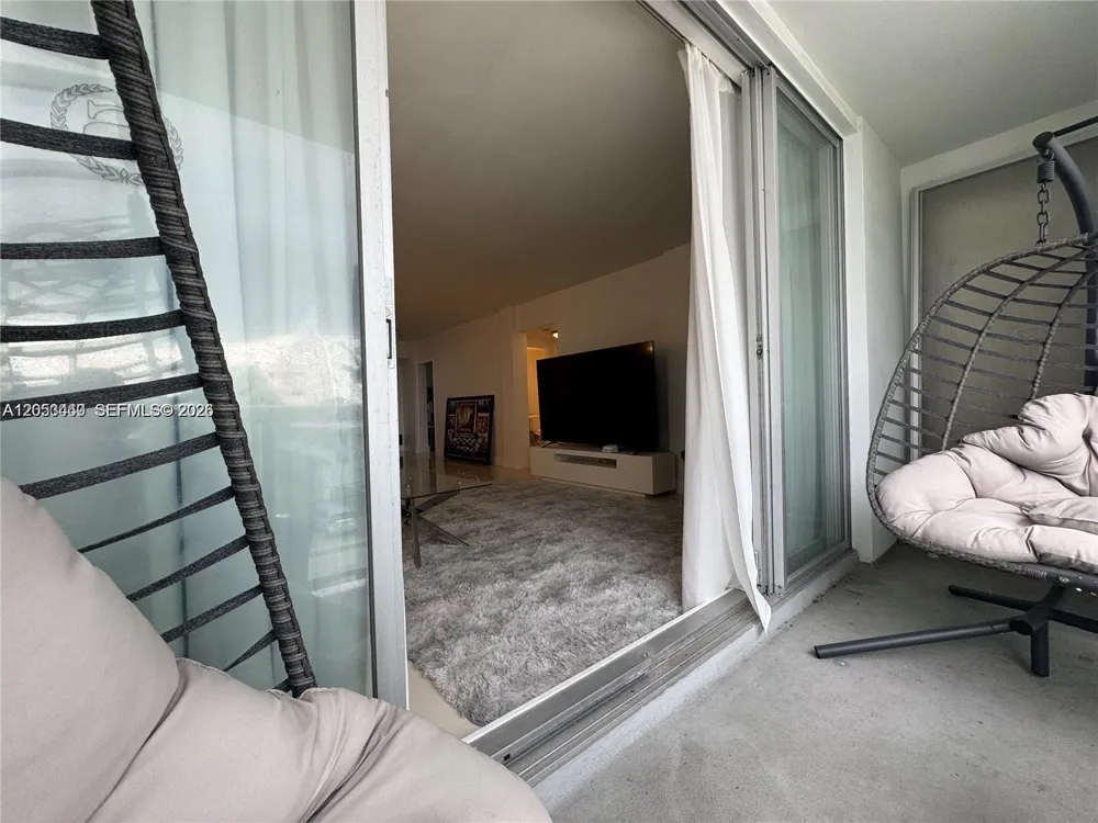 9381 E Bay Harbor Dr #302S Bay Harbor Islands, FL 33154