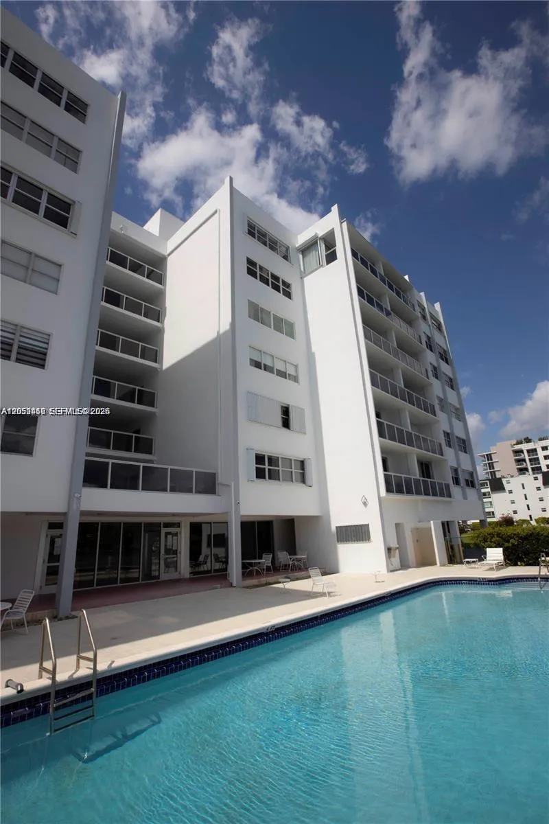 9381 E Bay Harbor Dr #302S Bay Harbor Islands, FL 33154