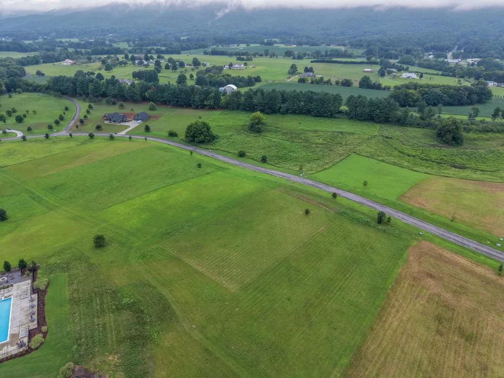 92 Farmview Way Drive Dunlap, TN 37327