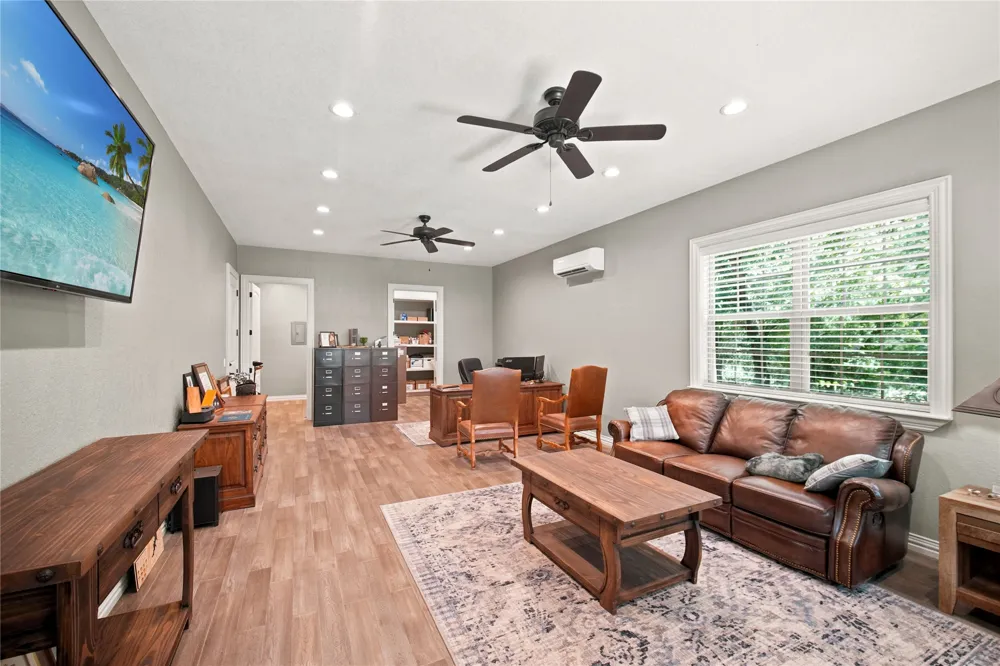 470 Granite Way Jacksboro, TX 76458