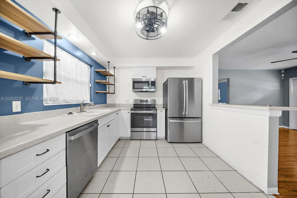 4946 2nd Ave N ST PETERSBURG Other City - In The State Of Florida, FL 33710