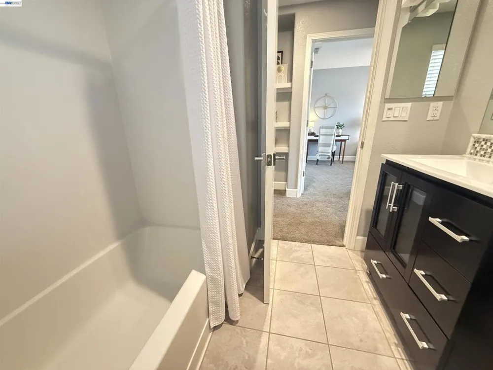 408 Colina Way El Sobrante, CA 94803