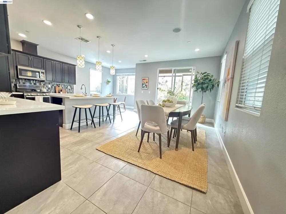 408 Colina Way El Sobrante, CA 94803