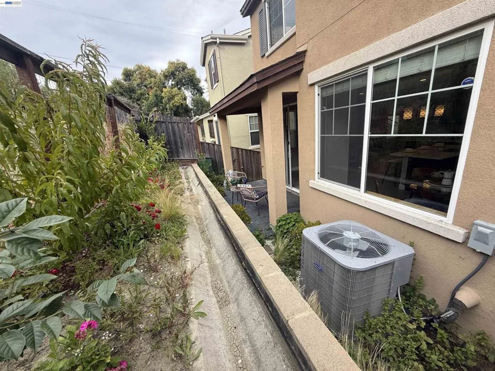 408 Colina Way El Sobrante, CA 94803
