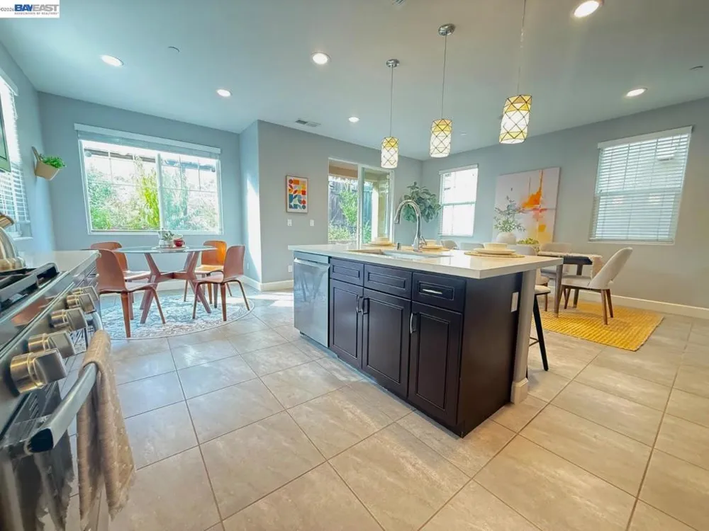 408 Colina Way El Sobrante, CA 94803