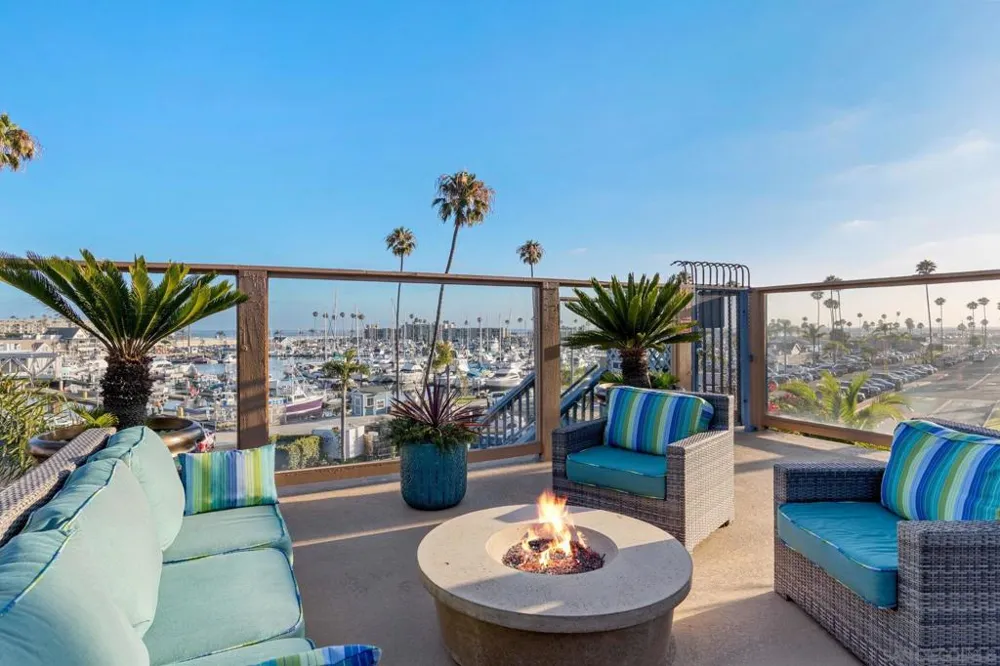 1200 Harbor Drive #3C Oceanside, CA 92054
