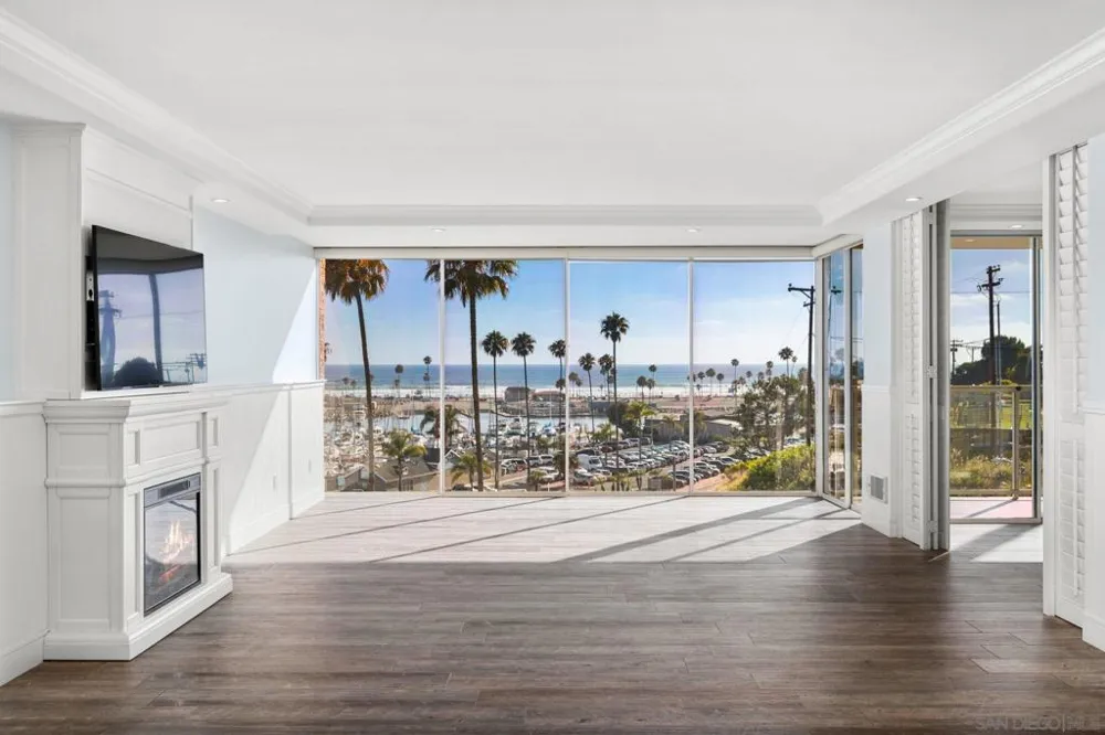 1200 Harbor Drive #3C Oceanside, CA 92054