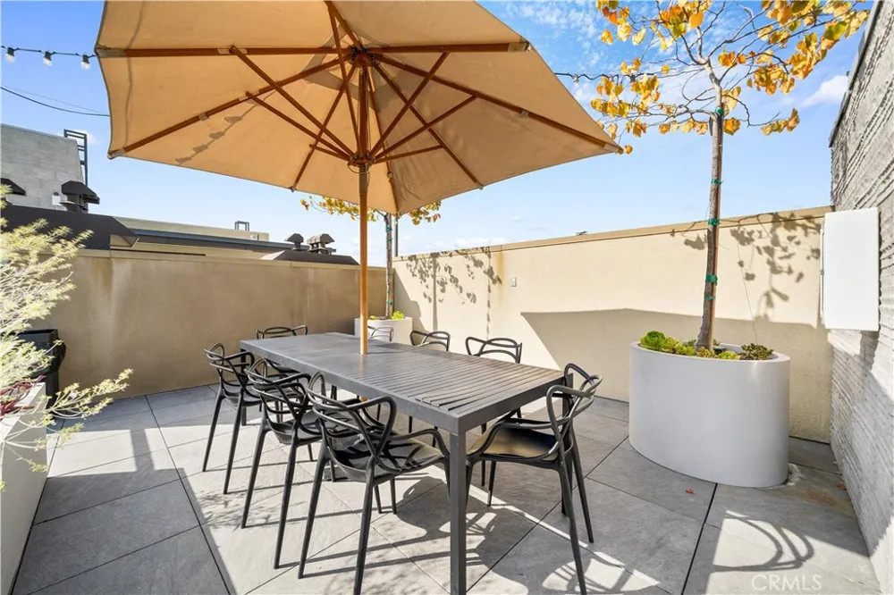 218 El Molino Avenue #303 Pasadena, CA 91101