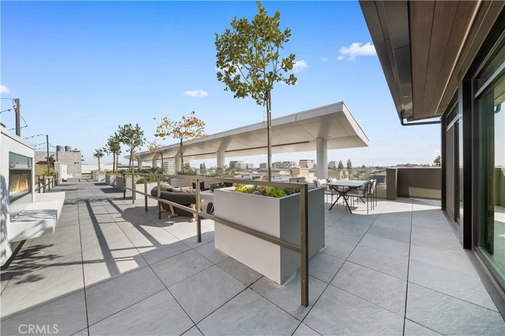 218 El Molino Avenue #303 Pasadena, CA 91101