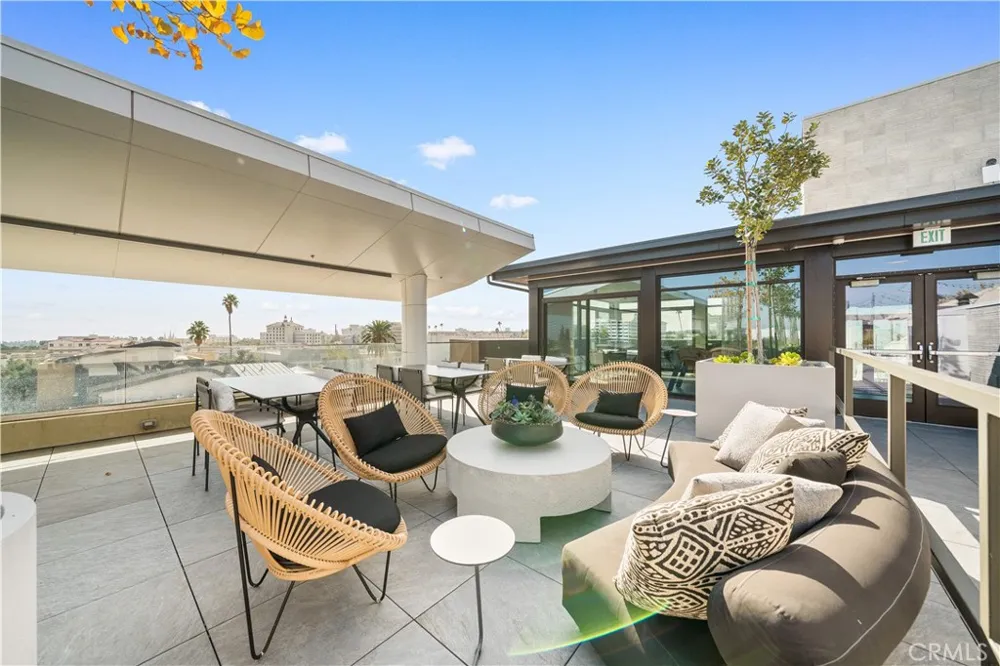 218 El Molino Avenue #303 Pasadena, CA 91101