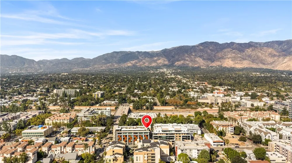 218 El Molino Avenue #303 Pasadena, CA 91101