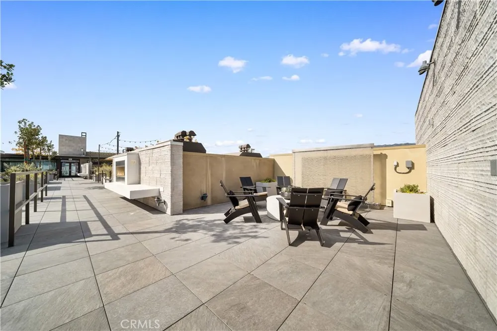 218 El Molino Avenue #303 Pasadena, CA 91101