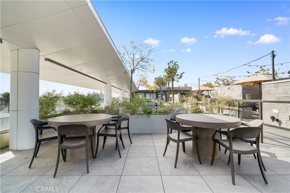 218 El Molino Avenue #303 Pasadena, CA 91101
