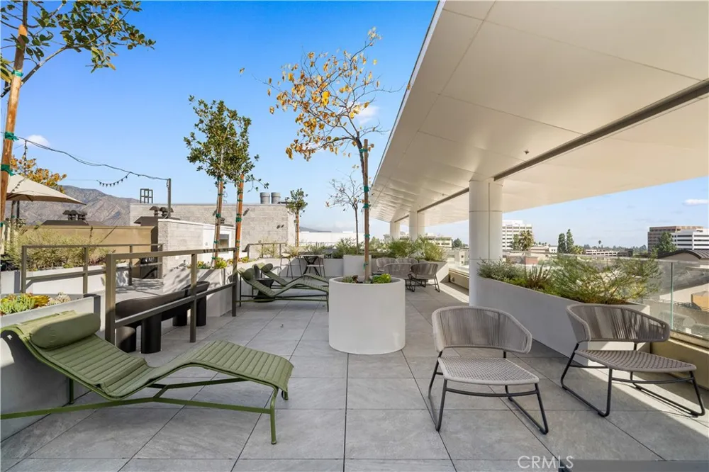 218 El Molino Avenue #303 Pasadena, CA 91101