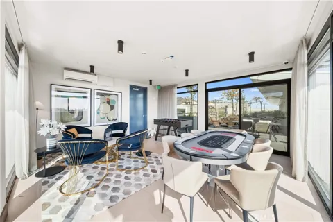 218 El Molino Avenue #303