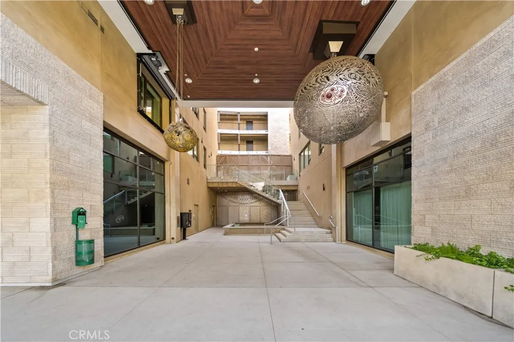 218 El Molino Avenue #303 Pasadena, CA 91101