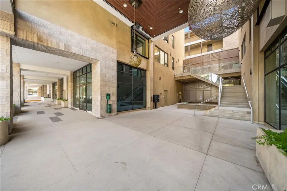 218 El Molino Avenue #303 Pasadena, CA 91101
