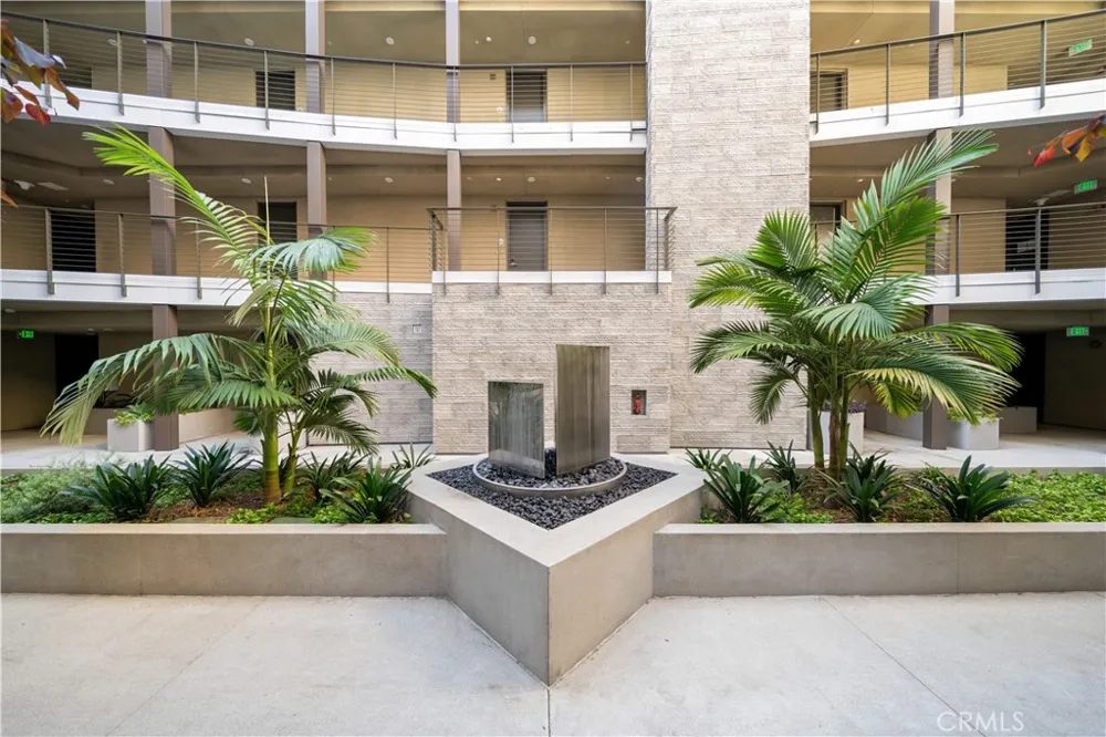 218 El Molino Avenue #303 Pasadena, CA 91101