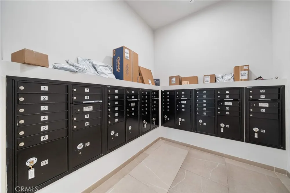 218 El Molino Avenue #303 Pasadena, CA 91101