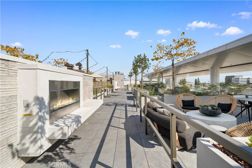 218 El Molino Avenue #303 Pasadena, CA 91101