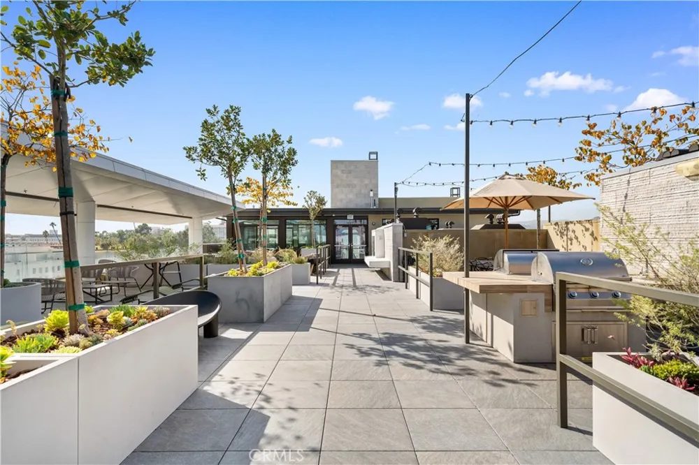 218 El Molino Avenue #303 Pasadena, CA 91101