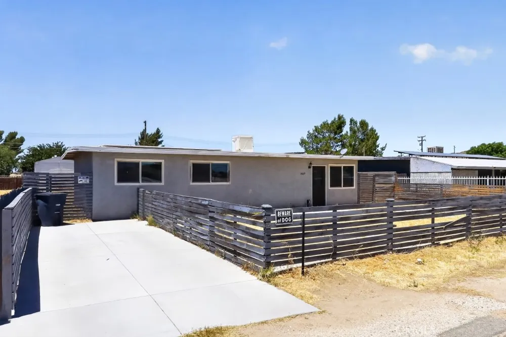 2869 Laurel Street Rosamond, CA 93560