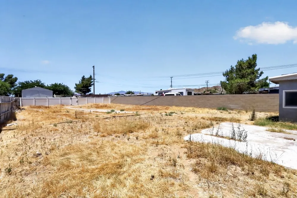 2869 Laurel Street Rosamond, CA 93560