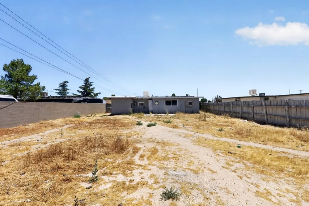 2869 Laurel Street Rosamond, CA 93560