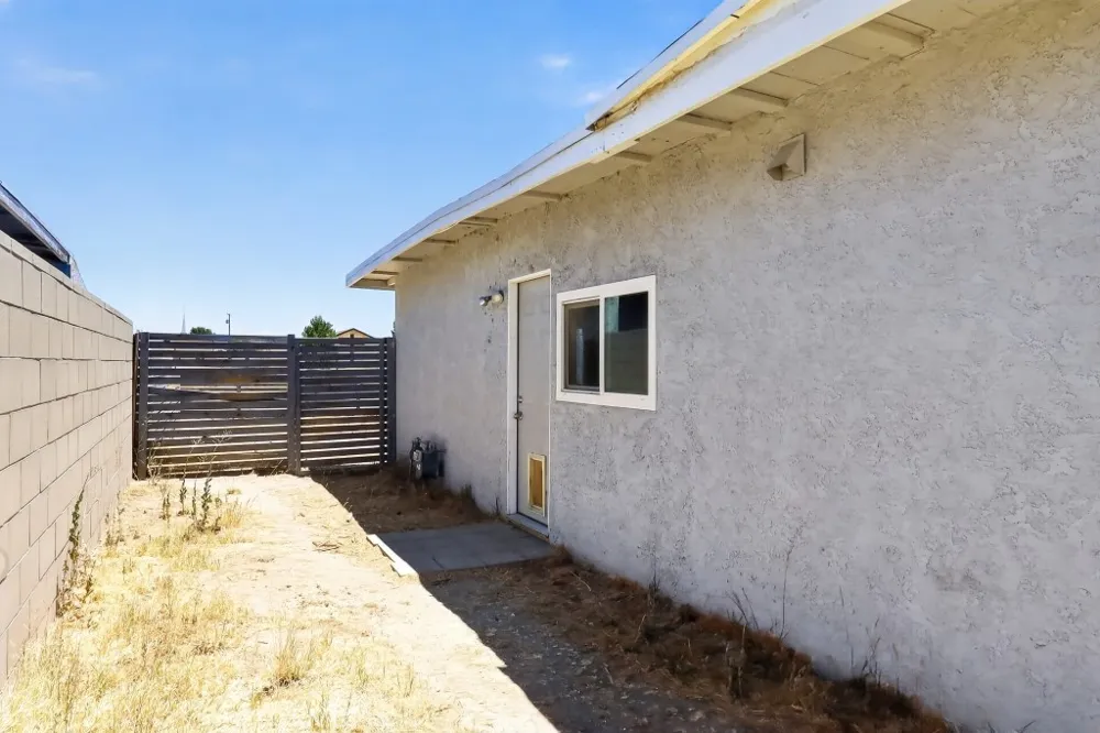 2869 Laurel Street Rosamond, CA 93560