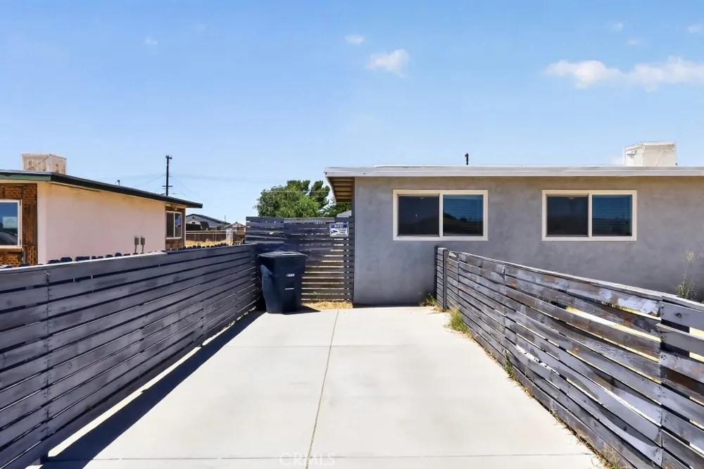 2869 Laurel Street Rosamond, CA 93560