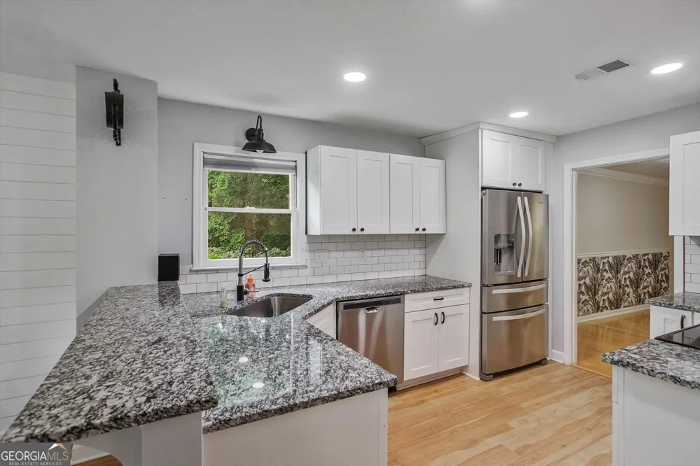 6420 Windsor Trace DR Peachtree Corners, GA 30092