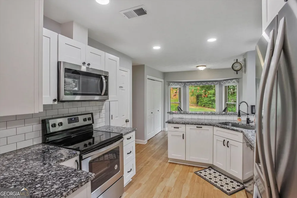 6420 Windsor Trace DR Peachtree Corners, GA 30092