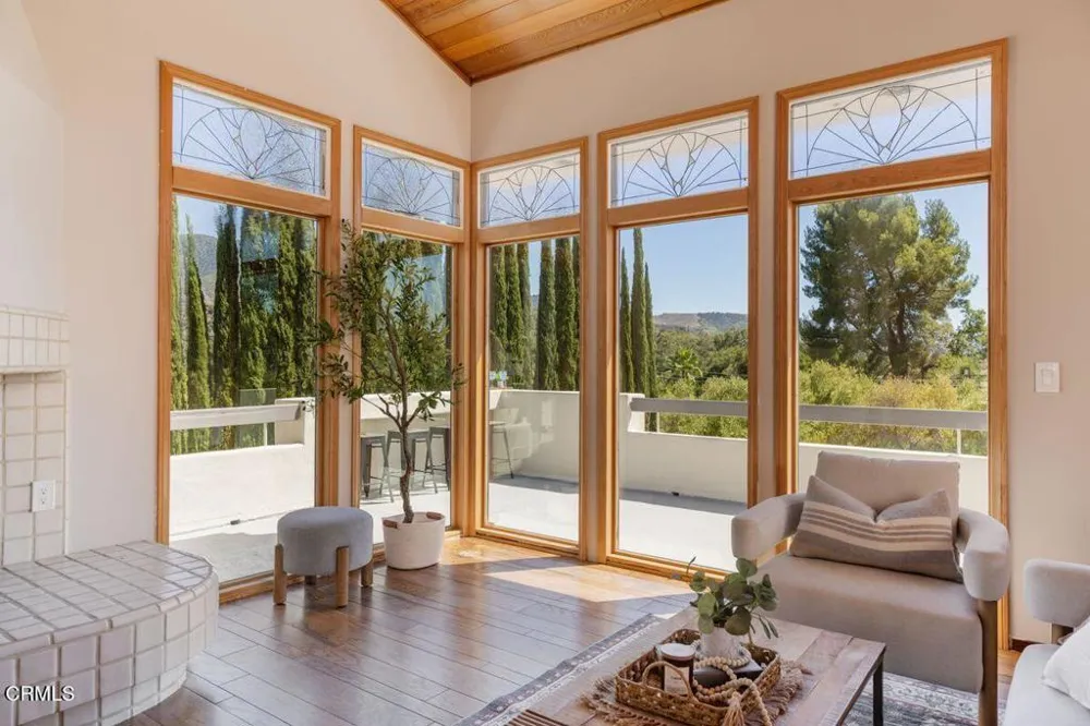 1008 Country Club Drive Ojai, CA 93023