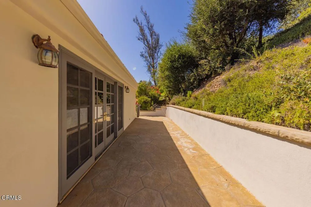 1008 Country Club Drive Ojai, CA 93023