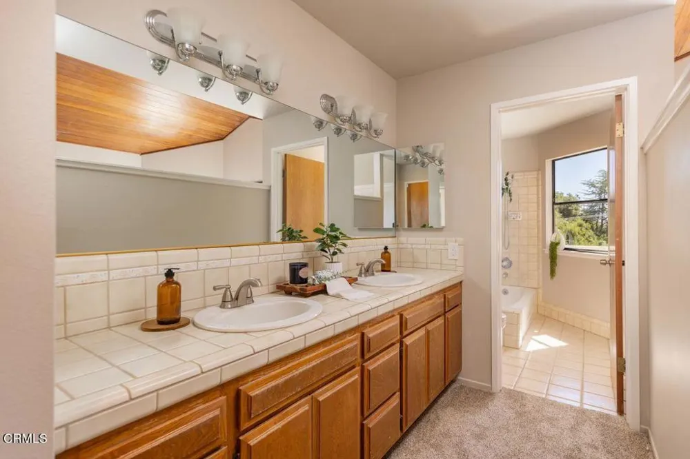 1008 Country Club Drive Ojai, CA 93023