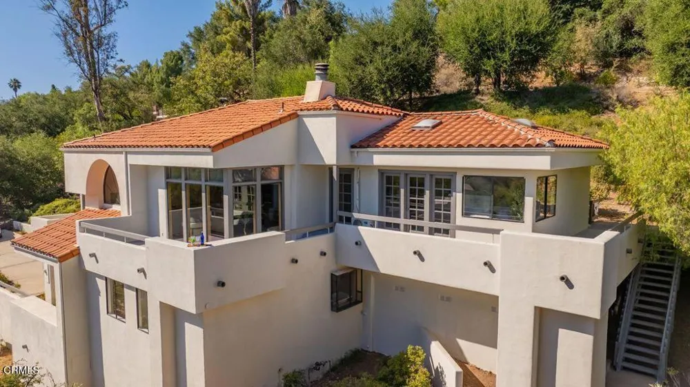 1008 Country Club Drive Ojai, CA 93023