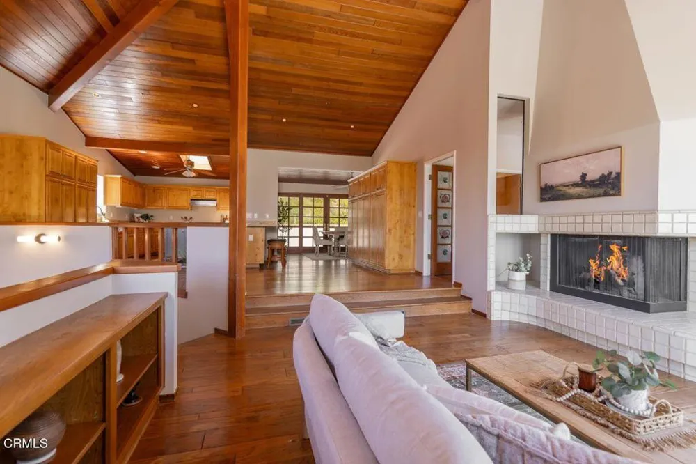 1008 Country Club Drive Ojai, CA 93023