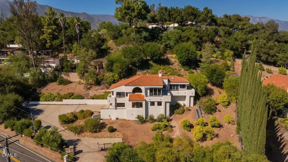1008 Country Club Drive Ojai, CA 93023