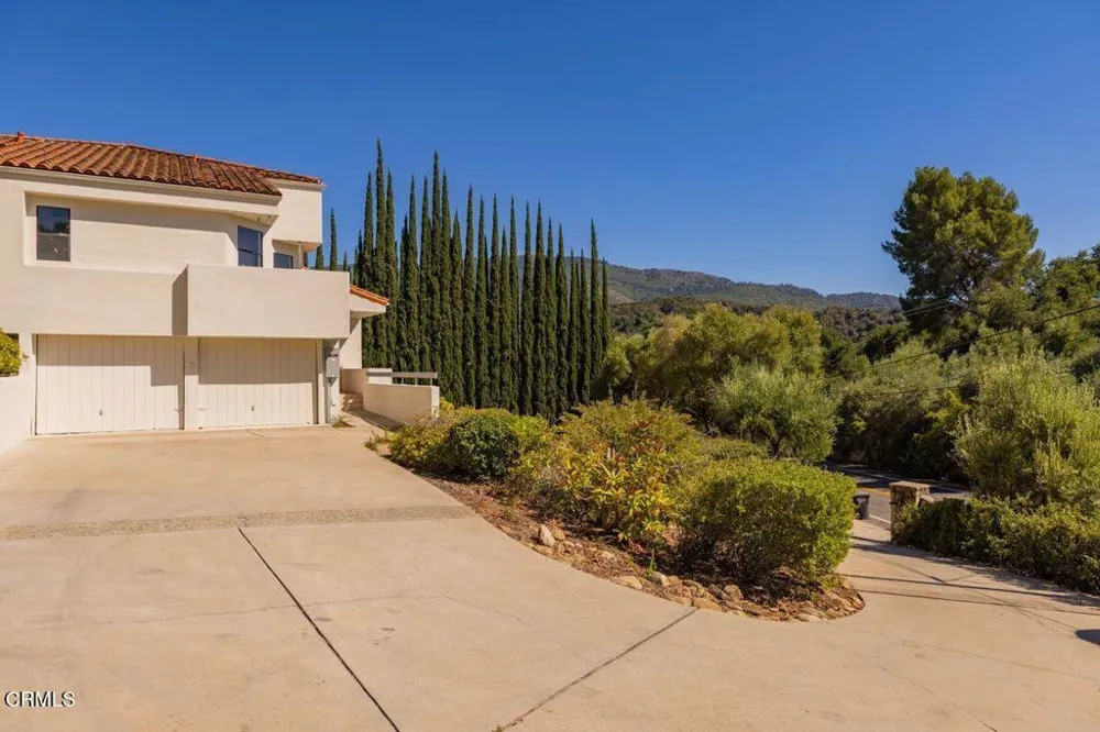 1008 Country Club Drive Ojai, CA 93023