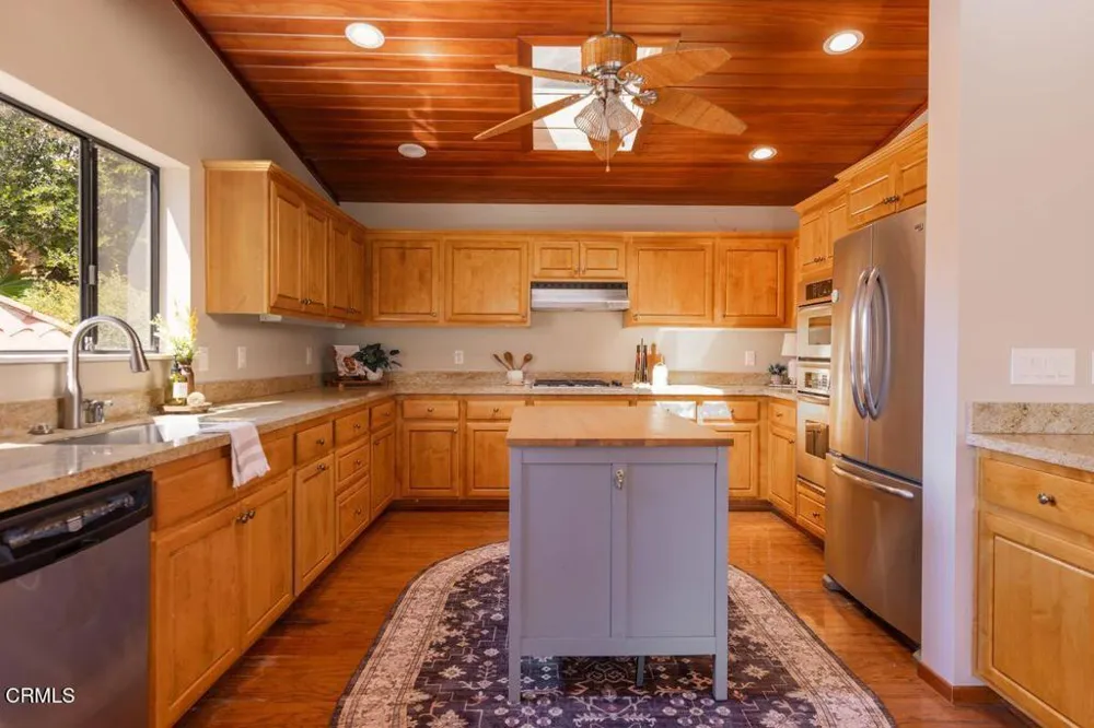 1008 Country Club Drive Ojai, CA 93023
