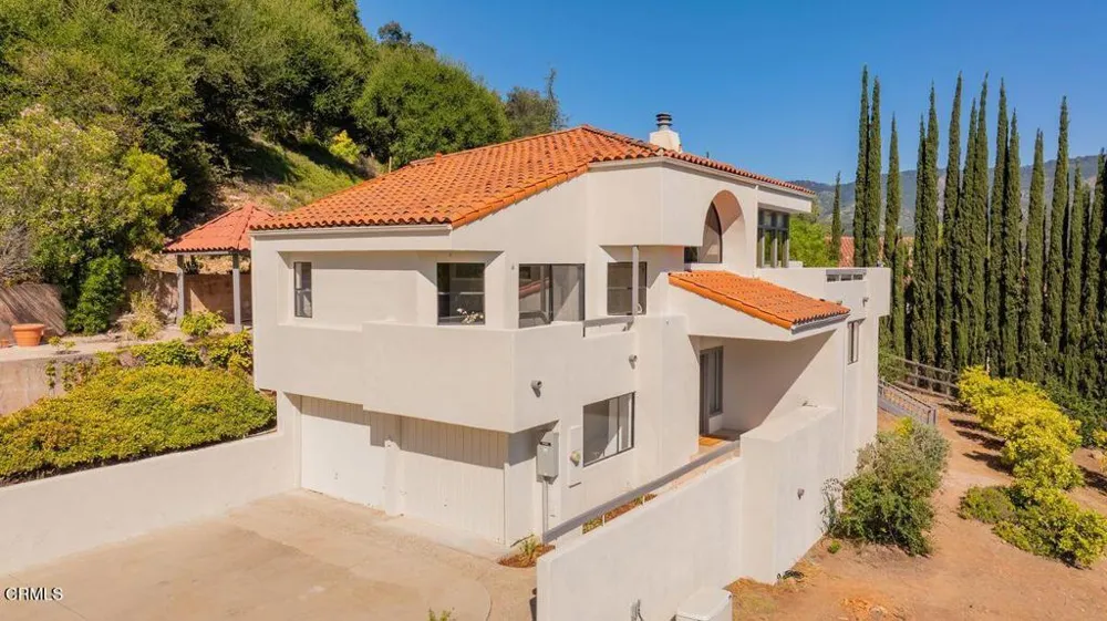 1008 Country Club Drive Ojai, CA 93023